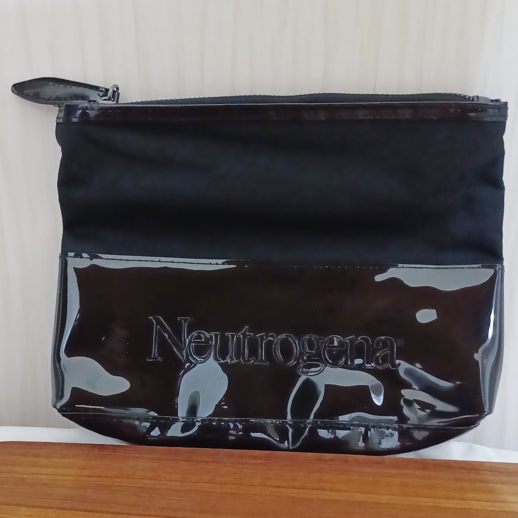 Nwt Neutrogena Black Makeup Cosmetic Bag Full Zip Closure
